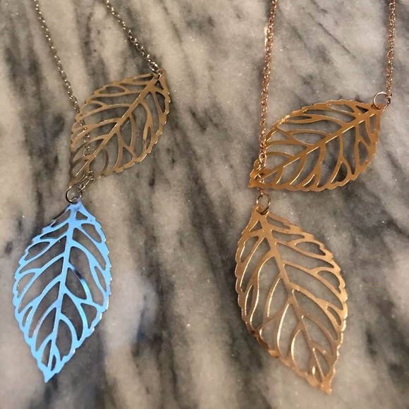 Leaf Charm Statement Choker - Picture 2 of 2